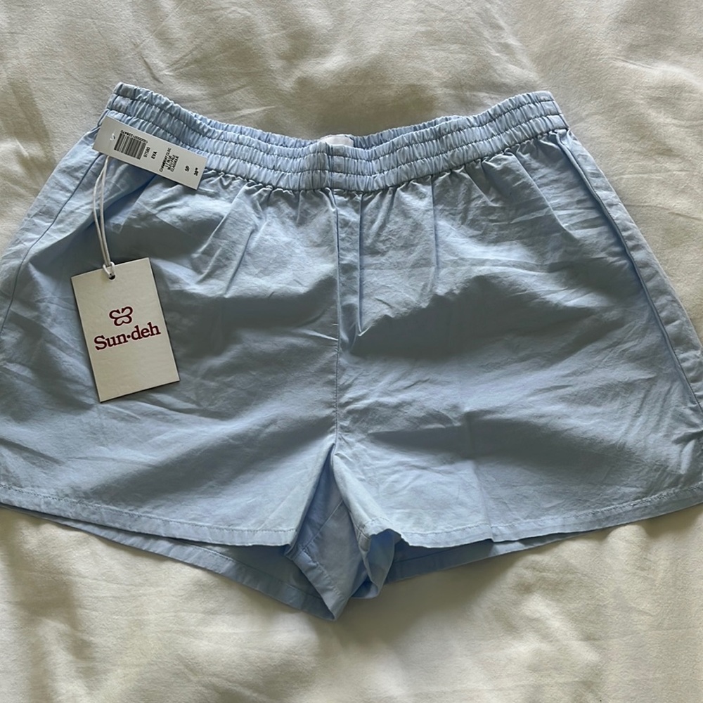 NWT Aritzia EVA shorts